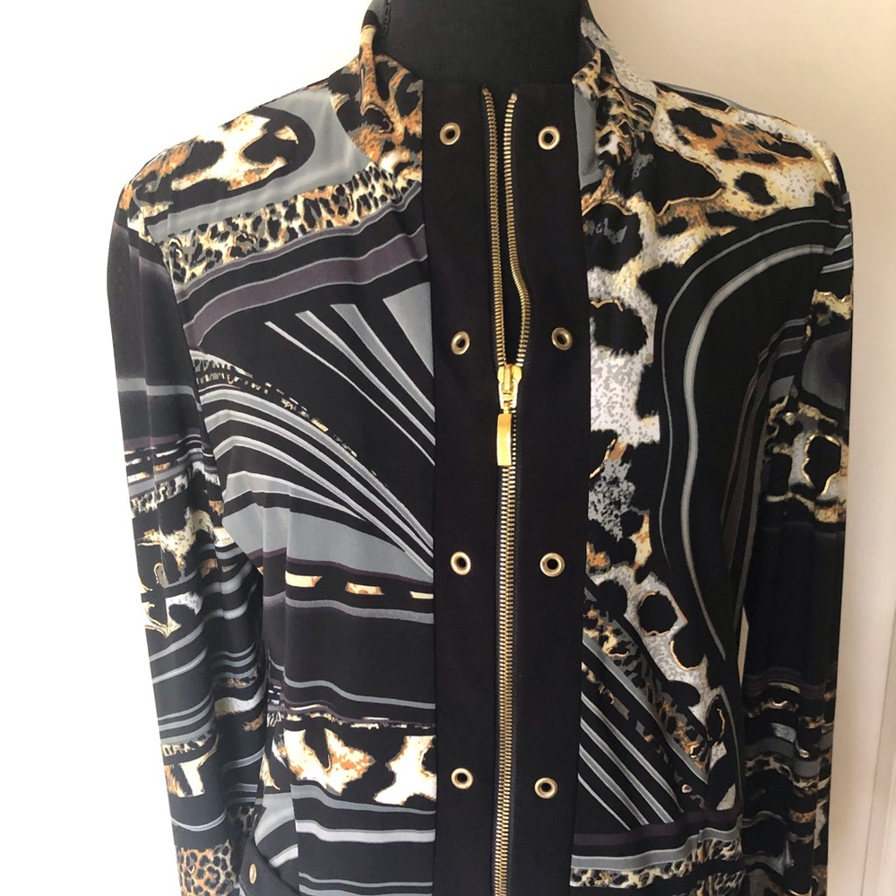 Beauty + beast = beautiful fun top!